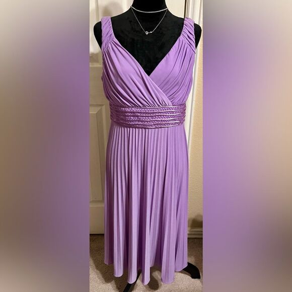 Suzy Chin 4 Maggie Boutique Sleeveless, Pleated Party Dress Size 12 Purple NWT - Picture 1 of 10